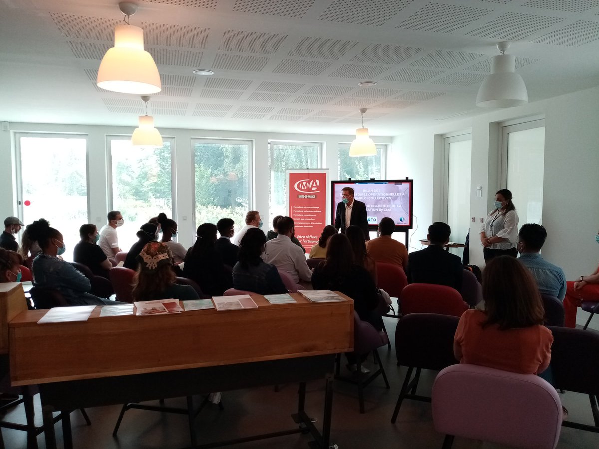 Blondiaux7's tweet photo. Partenariat gagnant entre la @CMA_HdF antenne de Lille,  @AKTO_OPCO et @poleemploi_HDF. Bilan + des 3 POEC cuisine, service et employé d'étage. 24 candidats en confiance sur leurs competences et prêts à travailler #TousMobilisés pour réussir les recrutements en HCR. @MaximeUmih https://t.co/Fzlvqu2ohh