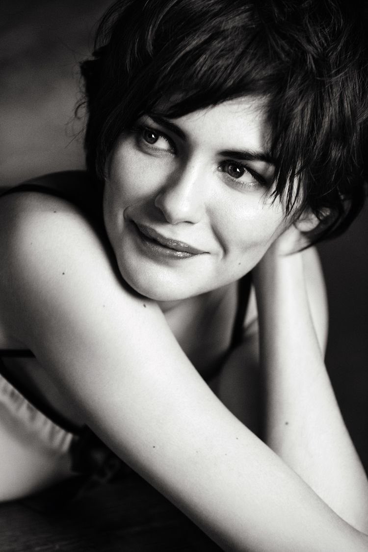 AnneChameau's tweet image. I understand that nobody understands me, but I can't be someone I'm  not. 

- Audrey Tautou