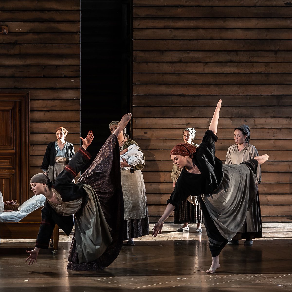 GarsingtonOpera's tweet photo. We’re ready for #GOOnegin #7 tonight…
“Wilkinson’s Filippyevna is a stunning portrayal, while @roseandfriends’s Prince Gremin is a magnificent tour de force. @maestroclass’s solo as Triquet is as sweet as could be desired. Ranken’s choreography has tremendous verve.” @IndyArts https://t.co/j7Egrj7yzH