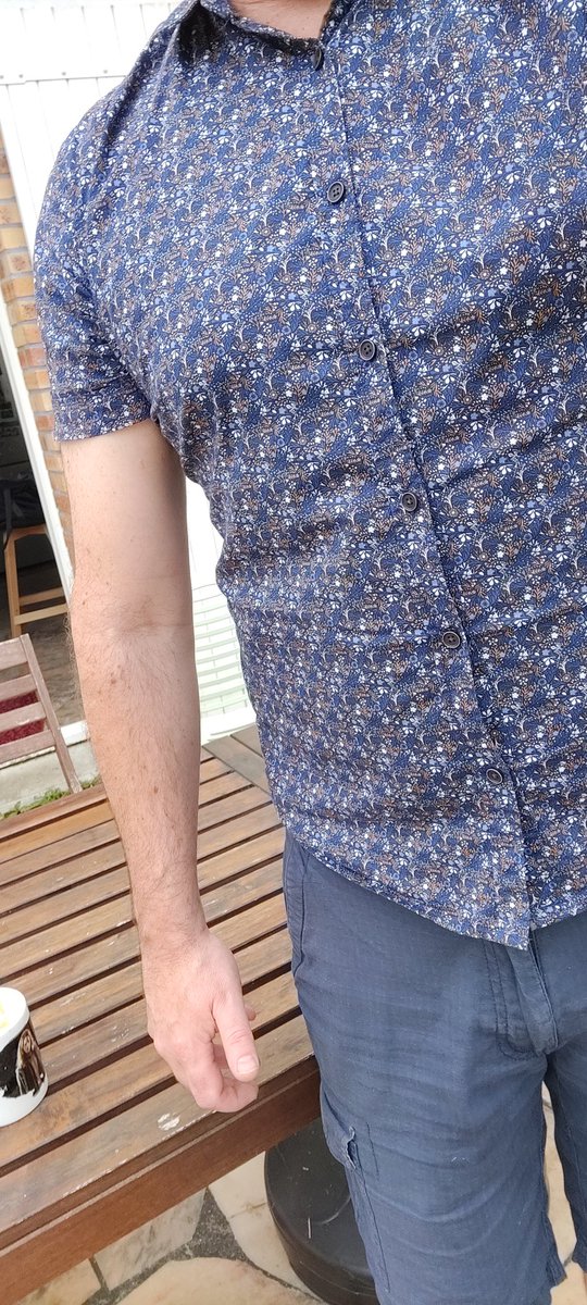 AndyRTurnbull's tweet photo. My wonderful supportive 9 year old daughter just gave me a quizzical look and said, "why are you dressed half-nice and half... yourself?

#wfhlife #kidtruth #cryingonmykeyboard https://t.co/vRdOE134SQ