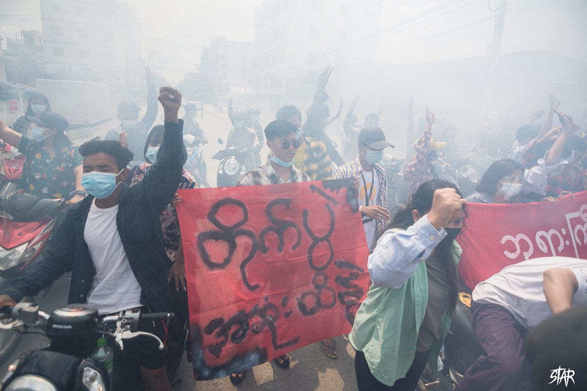 IrrawaddyNews's tweet photo. Residents from different parts of #Mandalay marched together in a protest against the military regime on Friday. (Photo:CJ) 

#WhatsHappeningInMyanmar https://t.co/ZMoL36h8fW