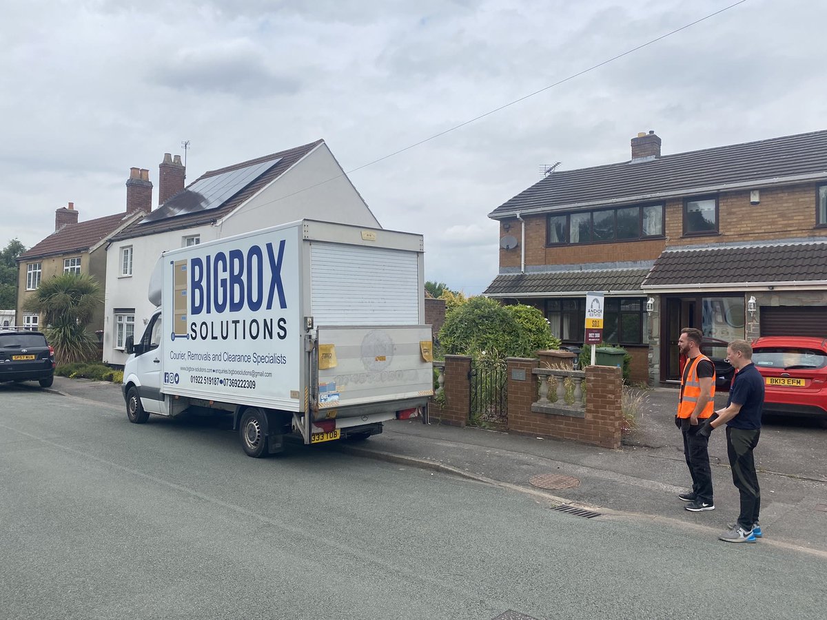 bigbox_solution's tweet photo. Another nice day for a house move in Walsall wood, all items packed up and ready to go to their new home 5 minutes up the road https://t.co/o1NNBAzcwI