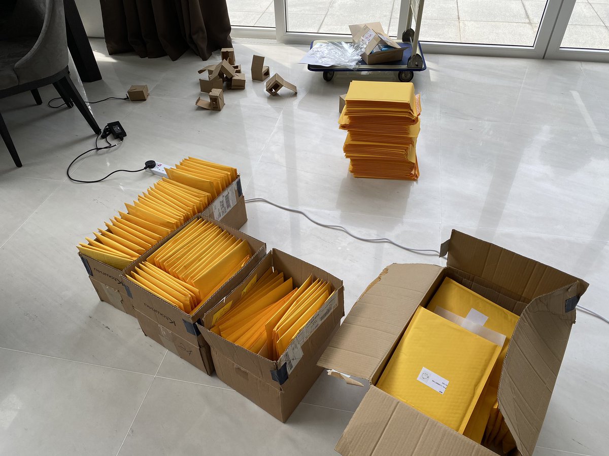 timefor_eunbi's tweet photo. Thank you everyone for the patience! As of today, all of the parcels for the distribution project have been mailed out. Shoutout to @MrPikachu150115 @yeochinsg @notjinghui @NoOmujiNoLife @Tif971004 for the fansupport contributions and @eunbislife for assisting in preparation! https://t.co/x5ODLlEWEH