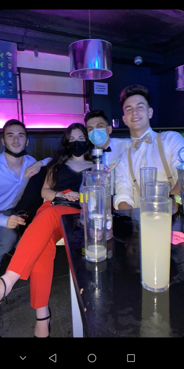ManuAb03's tweet photo. Venía a recordar mi graduación, nada masss :) https://t.co/U77H1ba5pX