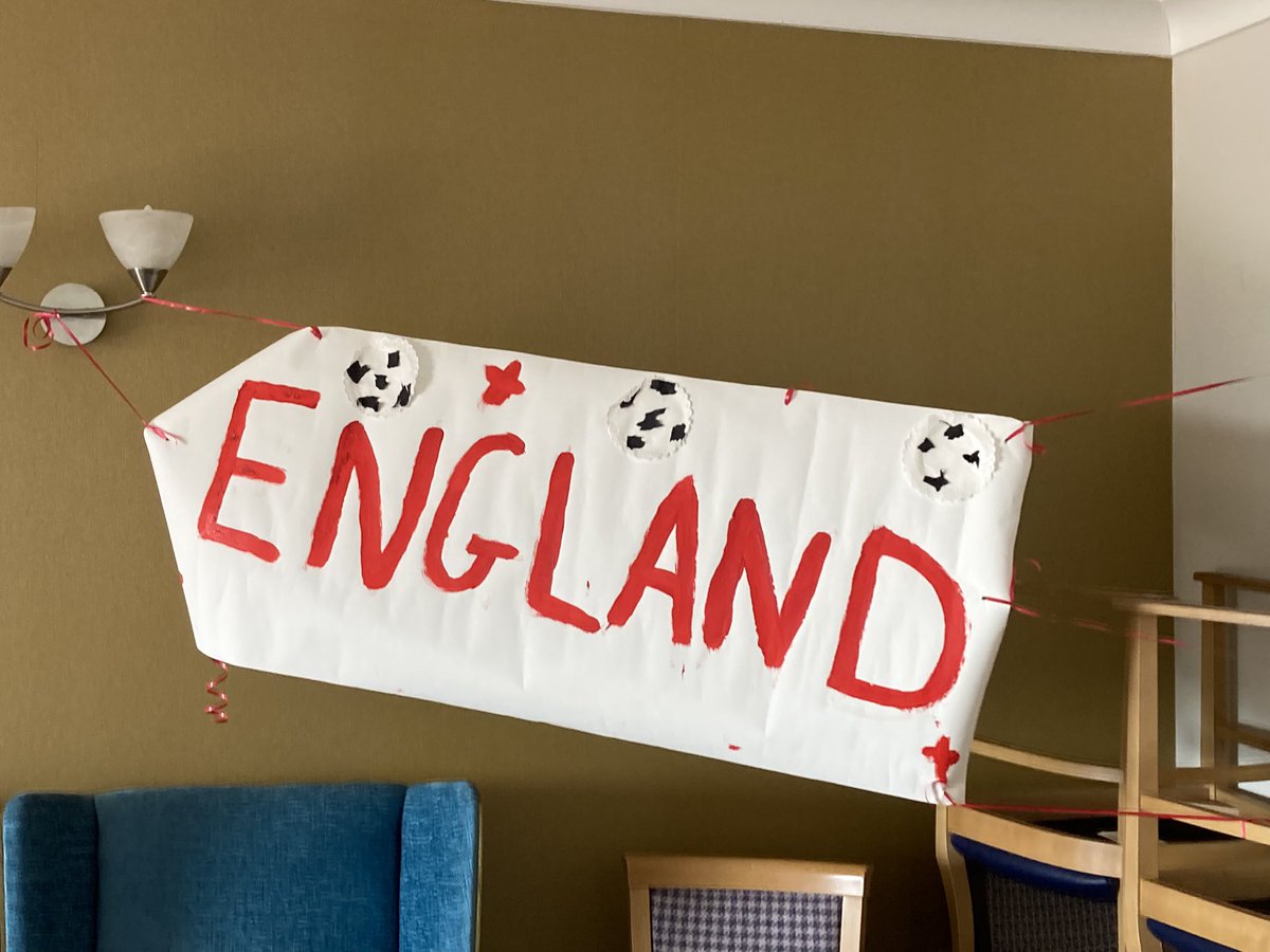 Hannah1ac's tweet photo. Patient’s at skylark rehabilitation unit are so excited for Sunday’s Game.#FootballsComingHomeToEngland #football @SironaCIC 🎉🎉🎉👏🏻👏🏻⚽️⚽️⚽️🙌🙌@ChrissieChil https://t.co/nagOckpsRA