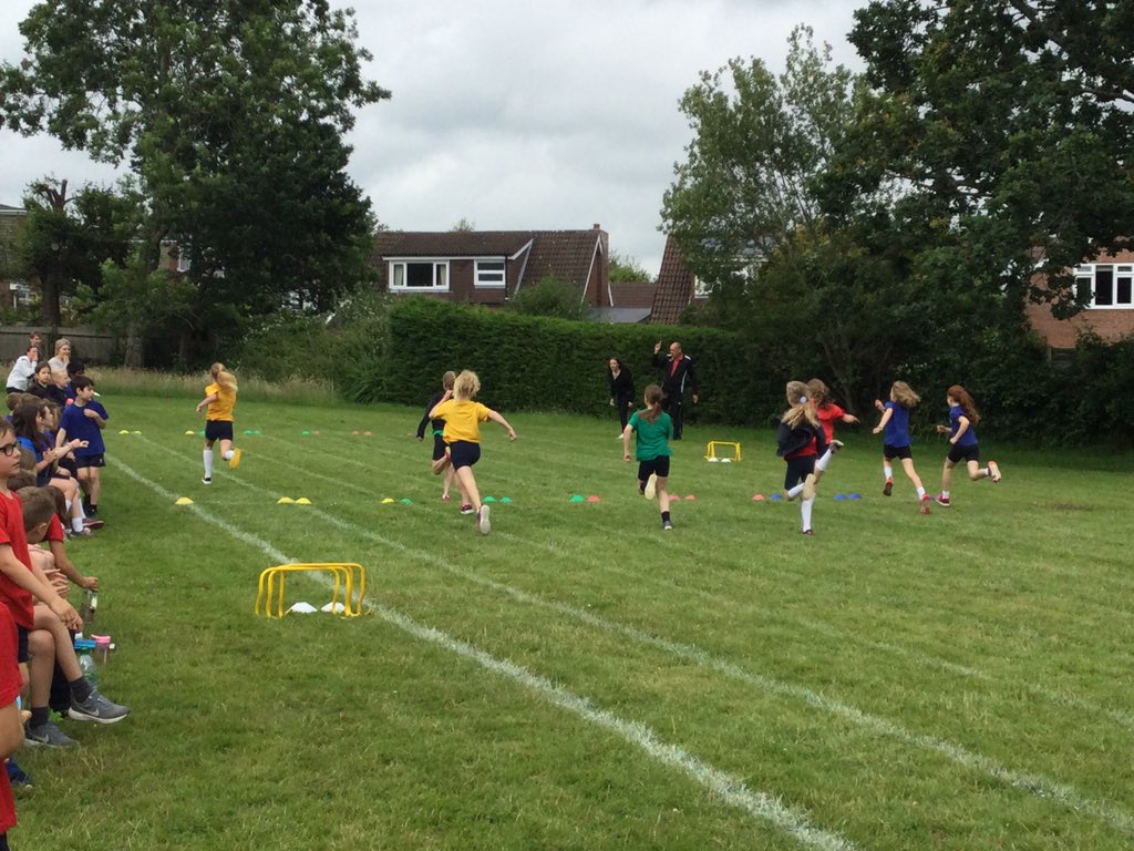 BotleyPrimaryPE's tweet photo. The weather was indecisive this week as our Sports days got underway.  Nevertheless the children shone; not only in their physical performances but more importantly their incredible support for one another.

Winners -

Key Stage 1 - Air and Earth
Year 3/4 - Water
Year 5/6 - Earth https://t.co/foFvSQzujS