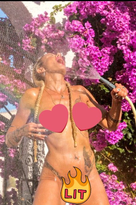 Sesi&oacute;n completa y sin nada de censura en mi https://t.co/mtdYGa16qU https://t.co/x4xwmT6wkA<a href="/tag/sexy"class="tags"><span>#sexy</span></a><a href="/tag/show"class="tags"><span>#show</span></a><a href="/tag/hot"class="tags"><span>#hot</span></a><a href="/tag/boobs"class="tags"><span>#boobs</span></a><a href="/tag/eroticmodel"class="tags"><span>#eroticmodel</span></a>