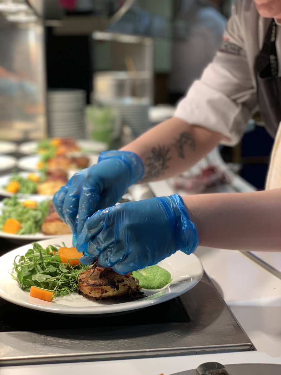 NathanSimms17's tweet image. What a fantastic send off for the Queen’s leavers. Great job team! @Nickhowe64 @HhRgulley @HolroydHowe @DamianBlake4 @EmilyWa57761655