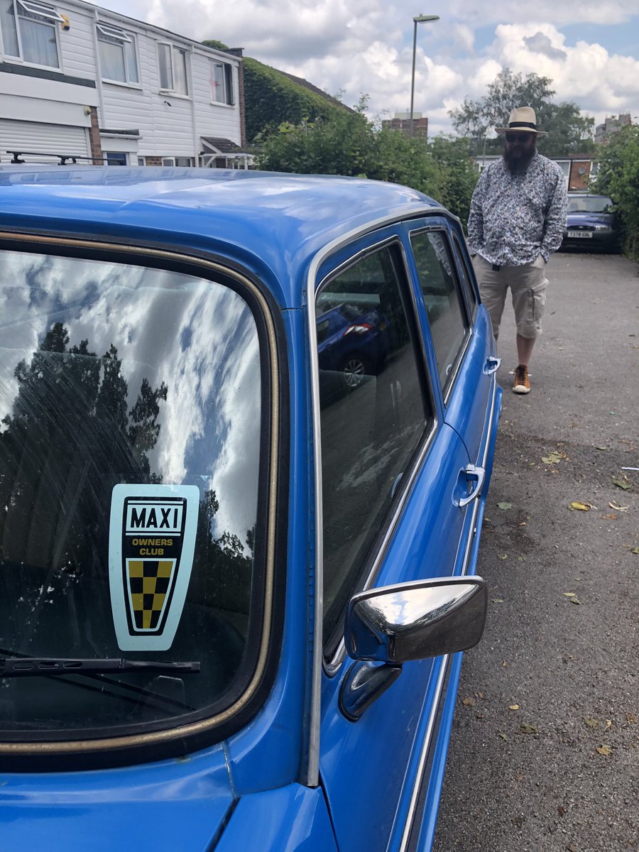 muninnherself's tweet photo. #GarytheMaxi popped round earlier. #retromotor #vintagedriving #classiccar #anofficiallyhistoricvehicle https://t.co/WVQhg65clc
