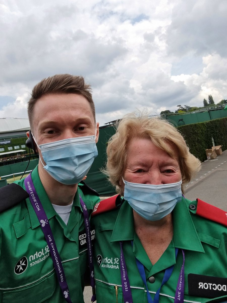 Great to be back volunteering at @Wimbledon today with the amazing Dr Austin who is the author of our recently updated @stjohnambulance First Aid Manual #StJohnPeople