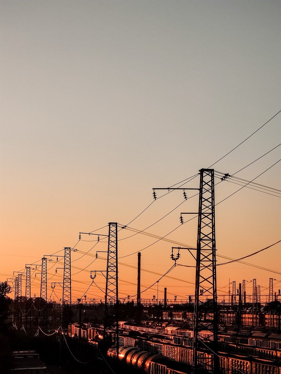 alterlit's tweet image. Сны Фарфоровой платформы. Путевые заметки Владимира Гусарова, автора Altcg™.
Вся статья здесь ⏩ alterlit.ru/post/20792/ #путевыезаметки #путевыезарисовки #историческиепрогулки #петербург #петербургвдеталях #фарфороваяплатформа #купчино #ржд #железнаядорога #железнаядорогароссии