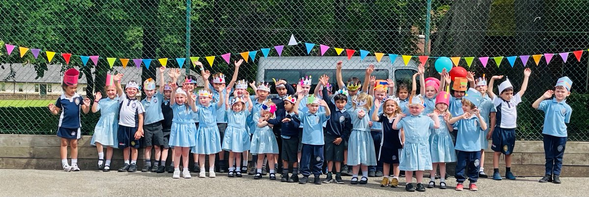 FS1, FS2 and 1P had a ‘Bubble’ party to celebrate their end of term. They played some great party games on the tennis court followed by a picnic and a dance on the field 💃😎 @BowDurhamSchool