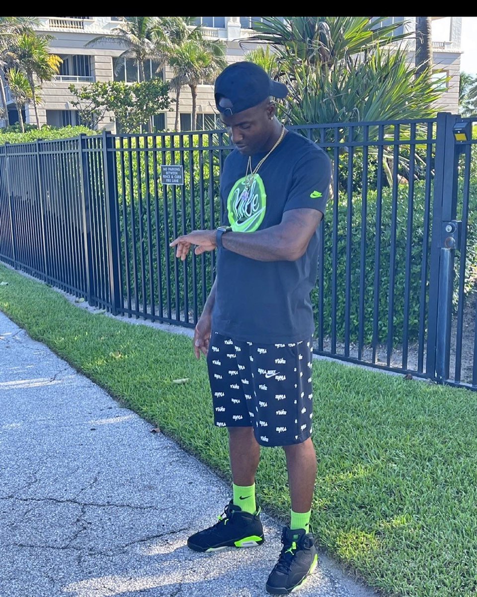 dnic5400's tweet photo. Made it through the rain ☔️
Can you feel a gangsta pain 💔❔ #RIHPops #LLOneway #LLRR #RiHLilSlick https://t.co/yJ0mzjMkTq