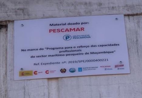 PescanovaCorp's tweet photo. Botes salvavidas, bengalas, kits de primeros auxilios… son algunos de los materiales que donamos desde nuestra filial #Pescamar a la Escuela de Pesca Matola (#Mozambique) para mejorar el equipamiento formativo de los futuros profesionales del sector 🚢 @pescanova_es https://t.co/L8HxikcjmX