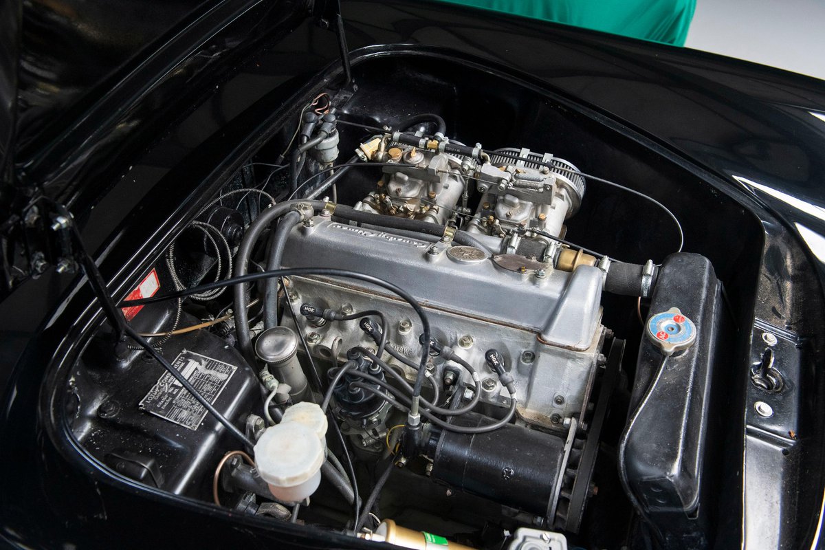 UltimativCars's tweet photo. #GoodwoodSale2021

The 1st #Lotus #Elite #Type14 (1957-63) was imo the only beautiful Elite, which was offered on the market; afterwards, w/ the "door wedge"-design, the beauty was gone ...

This 1962 #RHD (amount unknown) comes in 4th hand, incl. a long ownership from 1981-2015. https://t.co/b4oT1uc3uQ