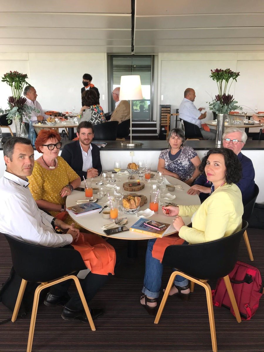 #Nouveauté | Nous sommes très heureux de vous annoncer la parution d’un nouveau <a href="/GuideDuRoutard/">Le Routard</a>  « 𝐍𝐨𝐬 𝐜𝐨𝐮𝐩𝐬 𝐝𝐞 𝐜œ𝐮𝐫 𝐞𝐧 𝐍𝐨𝐮𝐯𝐞𝐥𝐥𝐞-𝐀𝐪𝐮𝐢𝐭𝐚𝐢𝐧𝐞 », aux éditions <a href="/Hachette_France/">Hachette France</a>  .
Une mine infinie de voyages à effectuer !
➡️lnkd.in/dRn8sqb