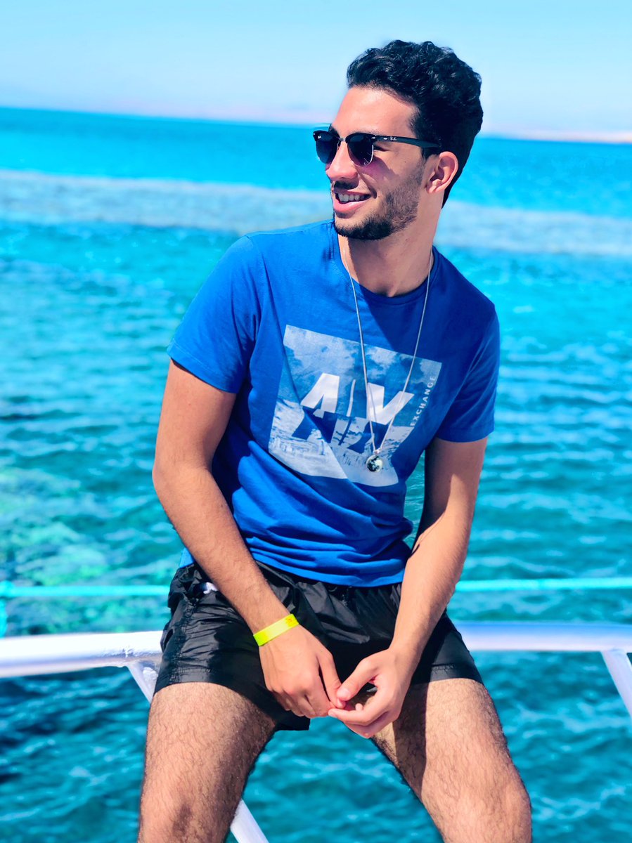 ebrahim79310708's tweet photo. vacation vibes💙🌊 https://t.co/Tb3yWA3EQG