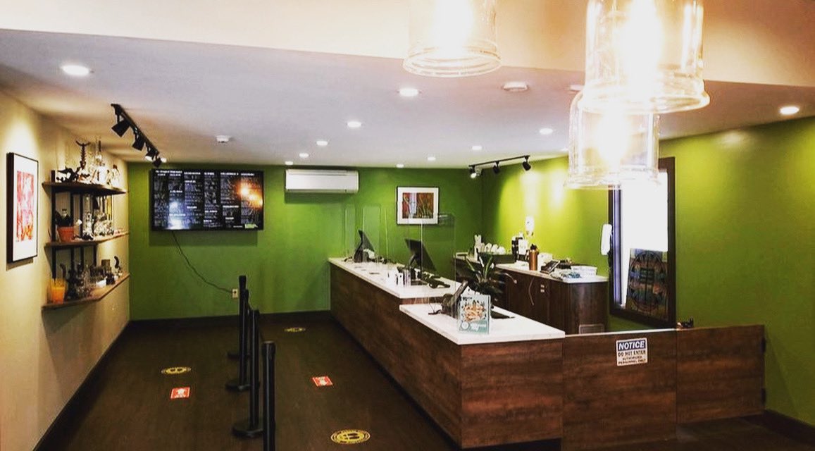 The weather is always nice in here! 😎 Come say high and be set for the weekend. 🌿