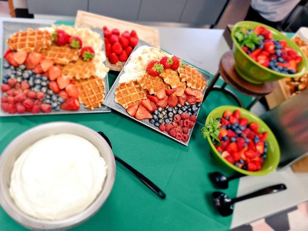 WGSHHowe's tweet photo. Busy day @theabbeyschool today 6th Form Leavers Brunch today nicely done and set up from the team 👍🏻 @HhAnnica @melrahaman @mikecheftaylor @Shemmingholroy1 @DanielCollier84 @HolroydHowe #hospitalityisback https://t.co/aJDGMhmajp