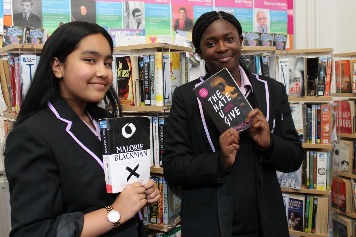 ClaptonGA's tweet image. 📢 OPEN VACANCY: Librarian 

We are looking for an enthusiastic librarian to share a passion for books and encourage all students to read. 📚✨

APPLY (by 16th July) 👉 ow.ly/3NwG50FsvXj

Other vacancies 👉 ow.ly/UQ3250FsvYx