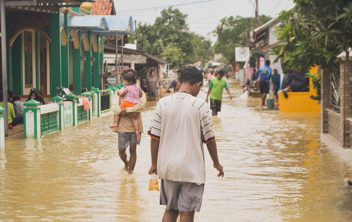 UNFCCC's tweet image. We all need to adapt to growing climate change impacts, including more floods, droughts &amp;amp;fires.

A new Adaptation Academy to support developing countries in building resilience to the impacts of climate change has been launched at #ClimateWeekAP. Details: bit.ly/3xtCyQc