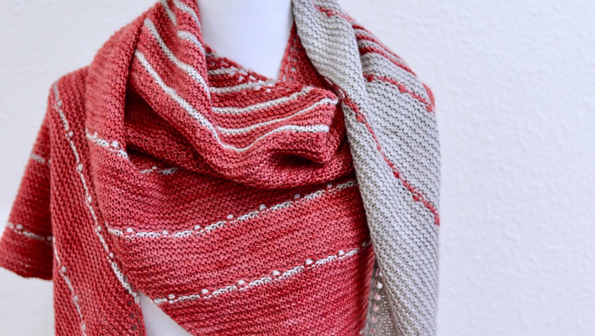 _lolodidit's tweet image. This is my Abrazo Fuerte Shawl Pattern! This is the DK weight version of my fingering weight Abrazo Shawl. 
#lolodidit #abrazofuerteshawl #shawlpattern #abrazofuerte #knitshawl #handknitshawl #shawlknitter #shawlknitting #yarn #knit #handdyedyarn #handdyed #yarnlove #indiedyer