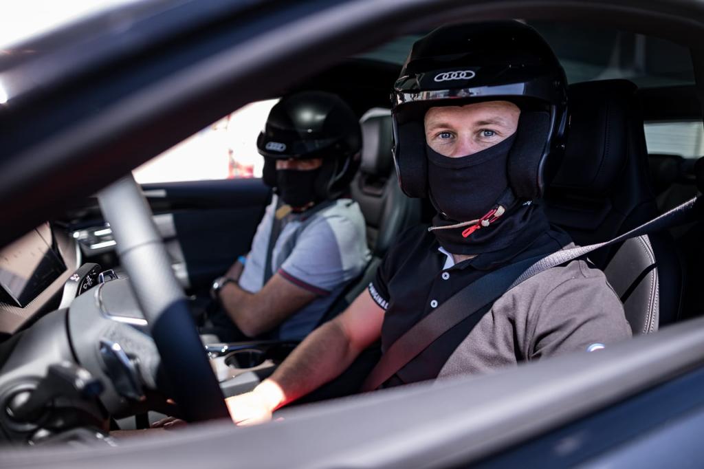 FedFranceSki's tweet photo. Invités par AUDI, Partenaire de l’EDF de Ski Alpin, @TessaWorley, @mathieufaivre &amp; @AlexPinturault ont pu passer une journée sur le Circuit Paul Ricard lors de l'Audi track experience.
L'occasion de découvrir l'Audi RS e-tron GT, alliant performance et technologie électrique. https://t.co/LWyZAmmTjm