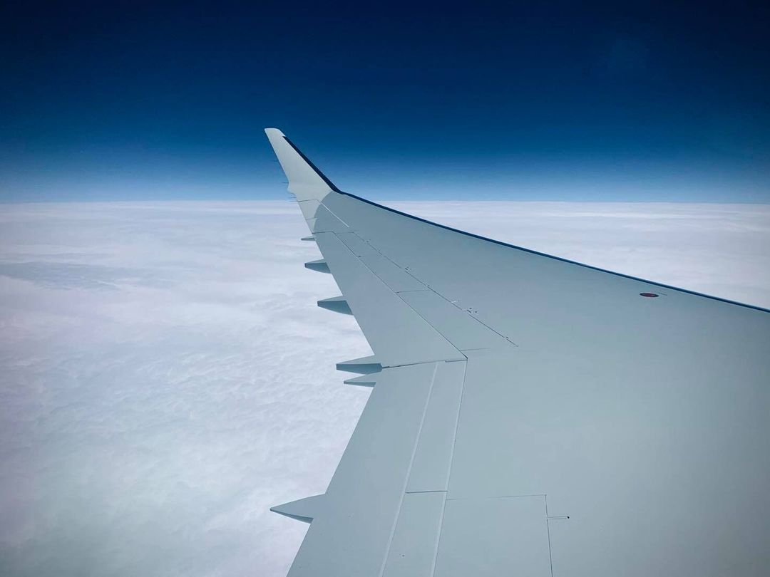 ApertusAviation's tweet photo. You look out the window, realizing you are above all, you are in a Bombardier Global 7500!

#flyprivate #flyapertus #apertus #flyaboveall #businessaviation #bizjet #privatejet #flyhigh https://t.co/Yx37x4Cvco
