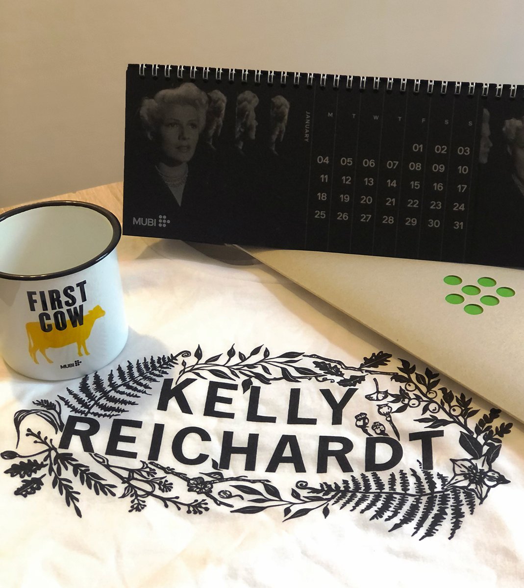 mubifrance's tweet photo. [JEU CONCOURS]  

À l'occasion de la sortie de FIRST COW, tentez de remporter un pack exclusif (mug, t-shirt Kelly Reichardt, calendrier) et 6 mois d'abonnement à MUBI.  

👉RT et suivez @mubifrance pour participer. Vous avez jusqu'au 11/07.

Bonne chance 🐄

#concours #firstcow https://t.co/6eSjpL6b1E