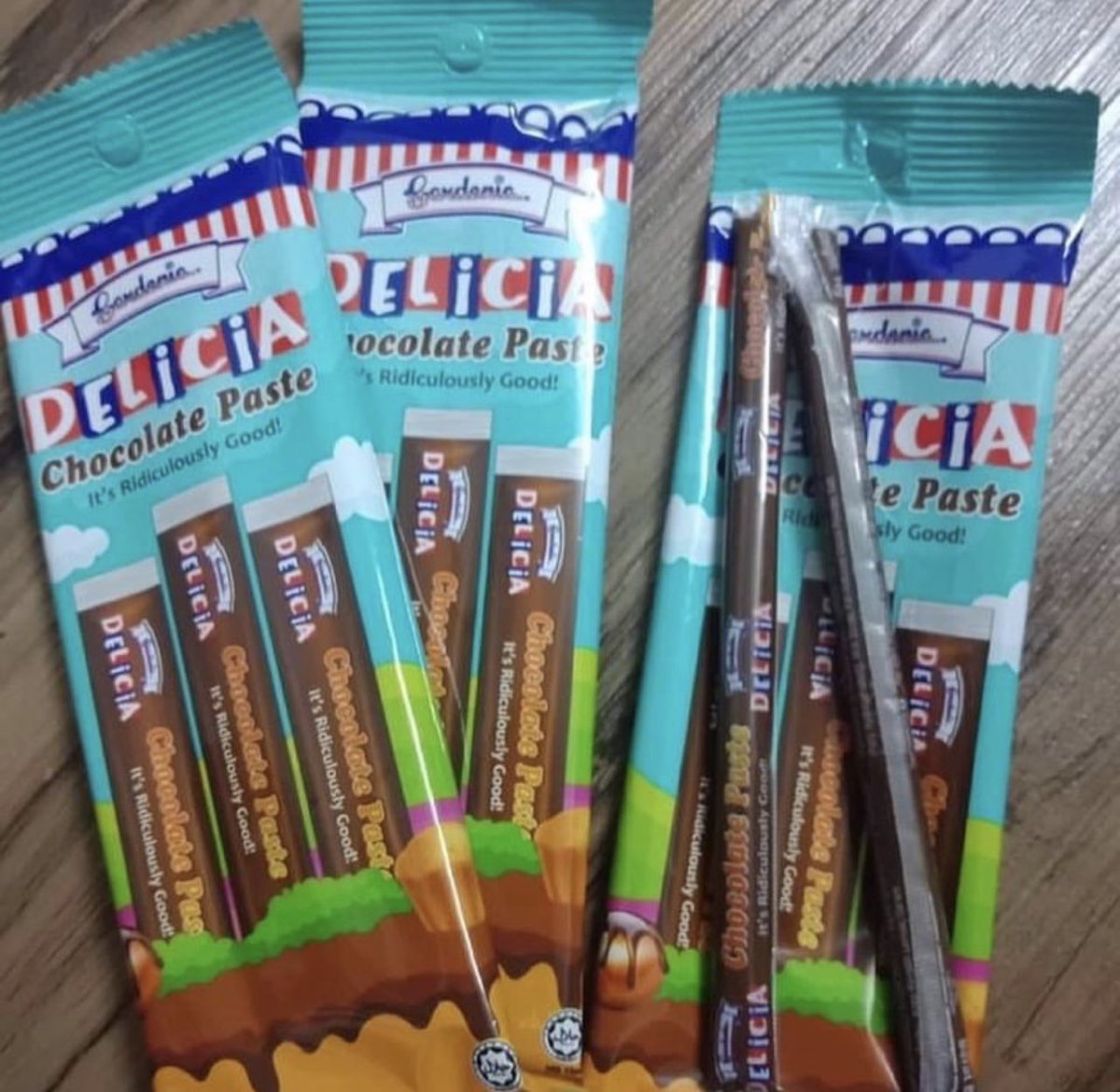 foodhuntingco's tweet photo. stik cokelat baru dari Gardenia. lepas ni dah senang nak makan dengan roti. 🥪 https://t.co/fu9uXjyf6y