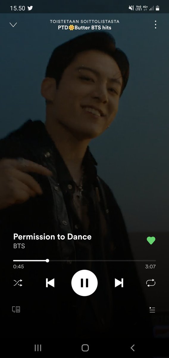 _Hobi_Flower_'s tweet photo. 💜Let's keep streaming #BTSARMY 😘🎧💜 This is really masterpiece, our kings @BTS_twt always make us so proud and happy of them😍💜
#BTS
#PermissiontoDance
#SaankoLuvan https://t.co/LnJ2gZJbHc