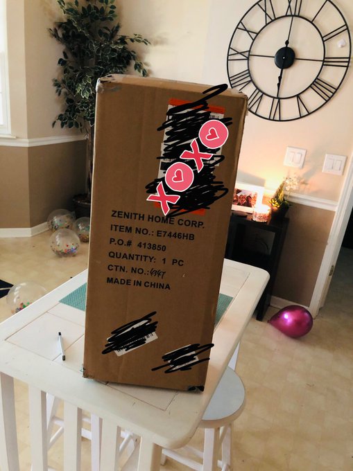 woke up to leave for work only to find another subfunded gift at my door step. Goddess loves sends in<a href="/tag/newprofilepic"class="tags"><span>#newprofilepic</span></a>