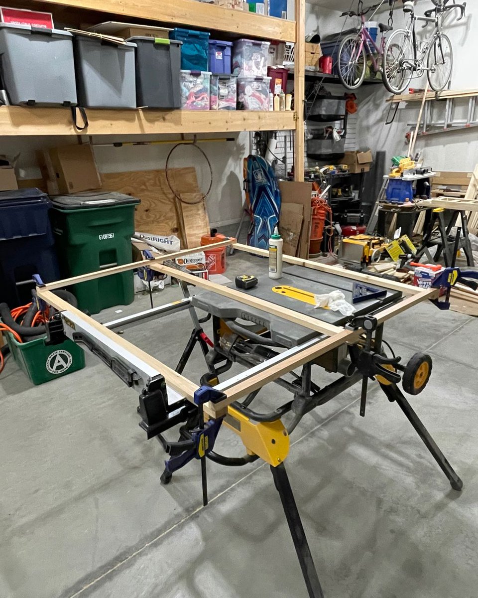 ctrlaltmake's tweet image. Gluing up one side of the basic frame. I really need something better than my table saw to do my glue ups on.  Another project to add to the list. 

#workwithwhatyouhave  #wood #woodshop #wooden #woodworking #woodworkforall #diyproject #diy  #ctrlaltmake #maker #makersgonnamake