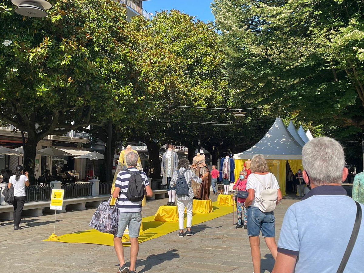 EvaMFerrol's tweet photo. Comienza el Festival Ilustrado!!! #Ferrol aspira a ser el primer Destino Ilustrado de España y, la verdad, está dando pasos importantes en esa dirección. El año que viene me apunto a vestirme de época, la que hizo florecer a la ciudad!! #FerrolPatrimonioMundial https://t.co/DhWRsjag3j