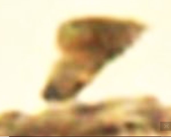 ObjectsU's tweet image. Extremely strange object imaged by Curiosity on Mars...Look at BOTH images....it almost shouldn't exist....great debate as to what this is? What say you?