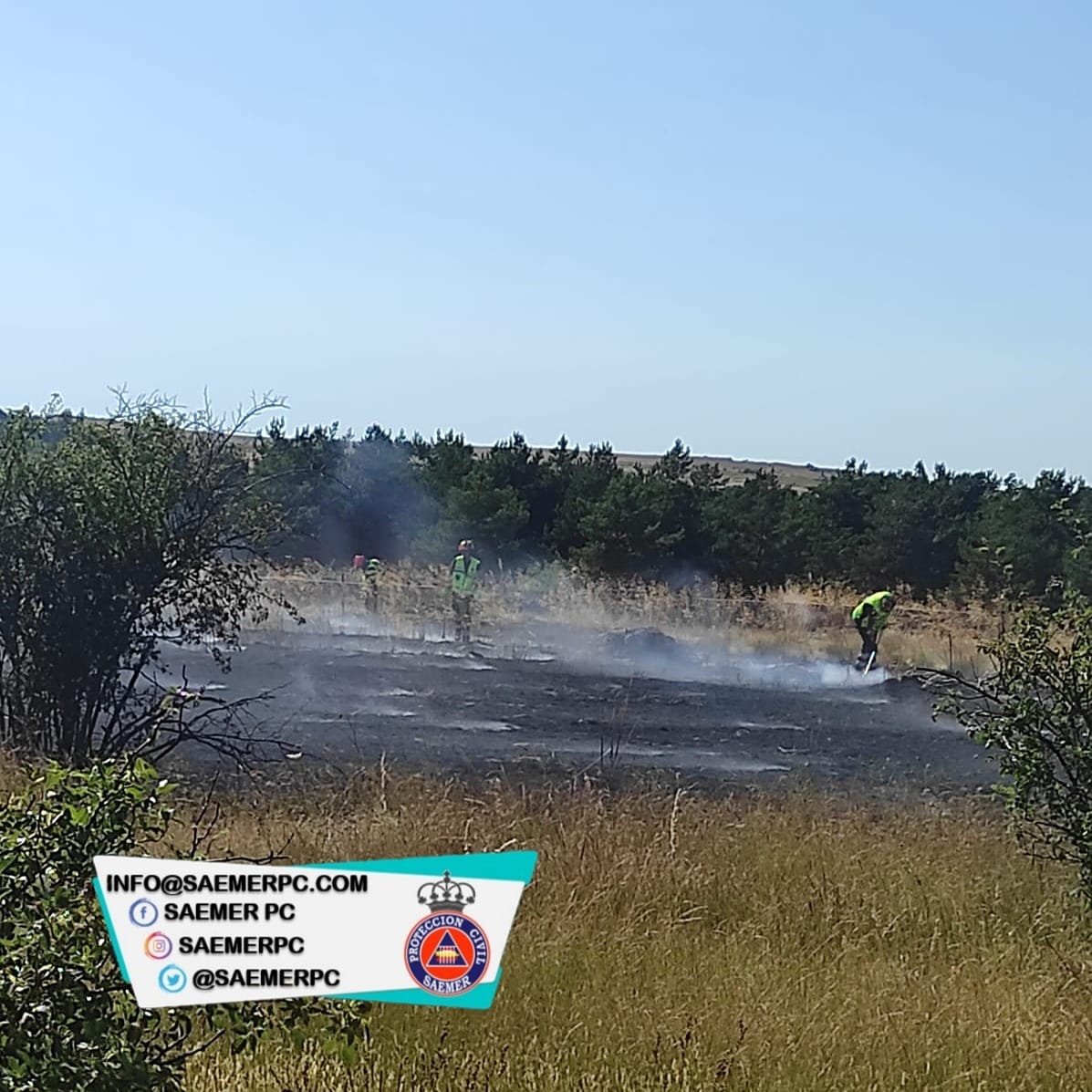 SaemerPc's tweet photo. Tanto ayer, como el jueves anterior en el parque del cementerio de Segovia, nuestros voluntarios colaboraron en la extinción de un incendio, en este caso de pastos, que tuvo lugar en Basardilla
#saemer #saemerpc #proteccioncivil #basardilla #segovia #incendio #juntacastillayleon https://t.co/2QjPJCU2YU