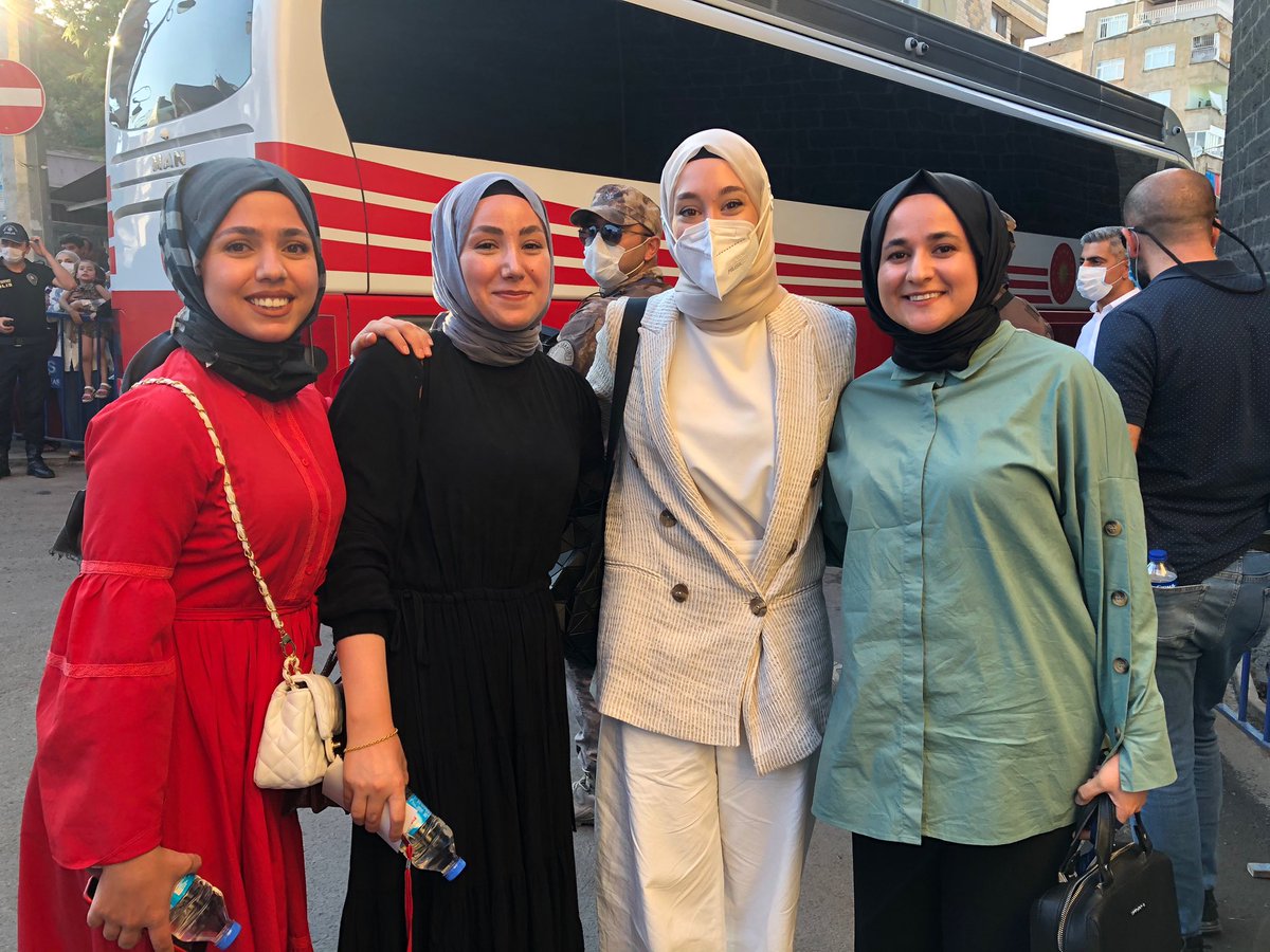 aysegonncc's tweet photo. #Diyarbakir a hoşgeldiniz sayın vekilim o Güler yüzünüz ve samimiyetinize bay��ldık ❤️🥰 @RumeysaKadak https://t.co/N9yD8fhzSm