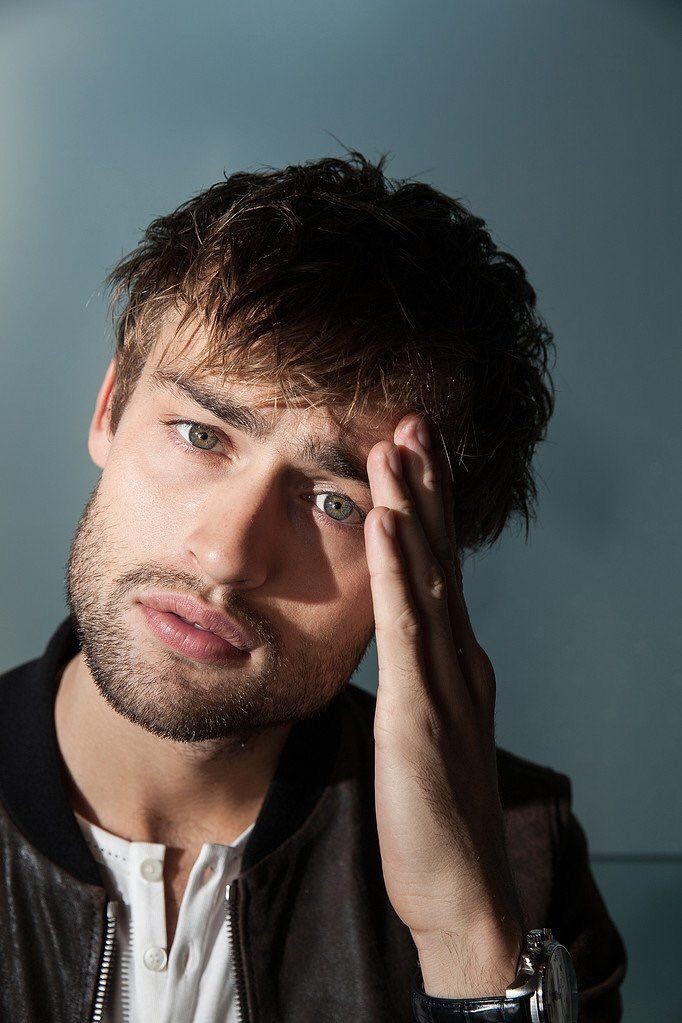 Happy birthday to my boyfriend douglas booth 