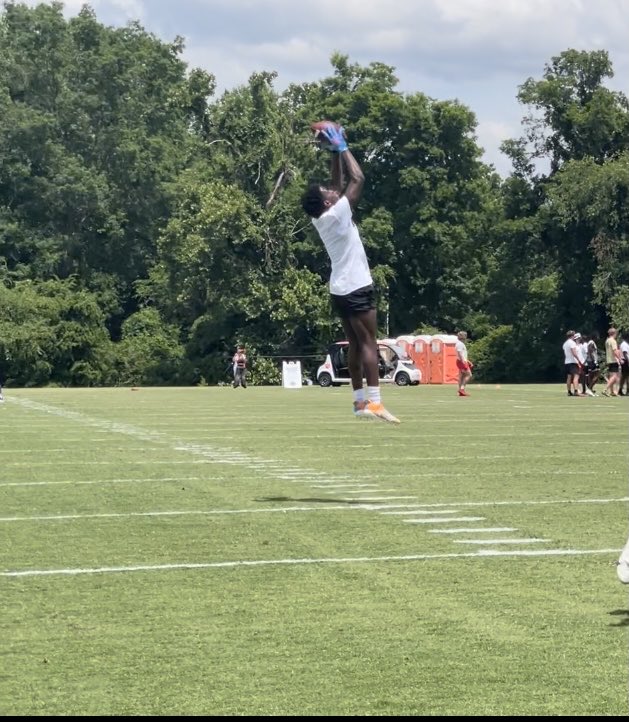 Just ran across this pic in my phone From the Clemson Camp.  ⁦<a href="/kaisonrhea/">theyluv__24</a>⁩ How high were U 👀👀👀