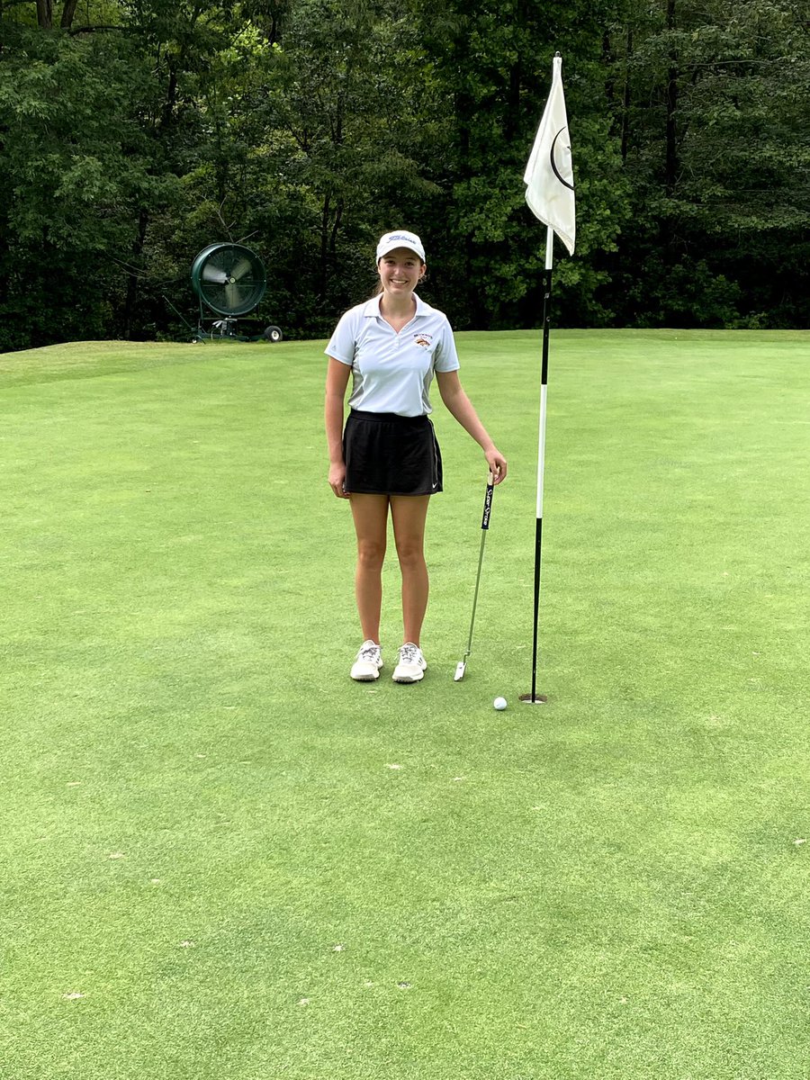 PaigeGreco5's tweet photo. Couple days ago at Crystal Falls Golf Club. Almost had a hole in one! https://t.co/BH0z1NUPGs