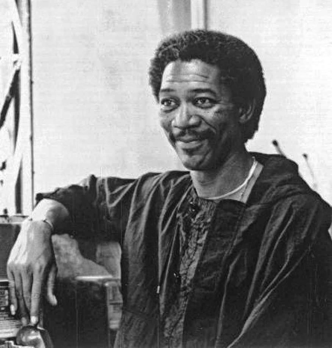 morgan_freeman's tweet photo. “Half of being smart is knowing what you are dumb about.” - Solomon Short #StreetSmart https://t.co/HMNeQtUVuv