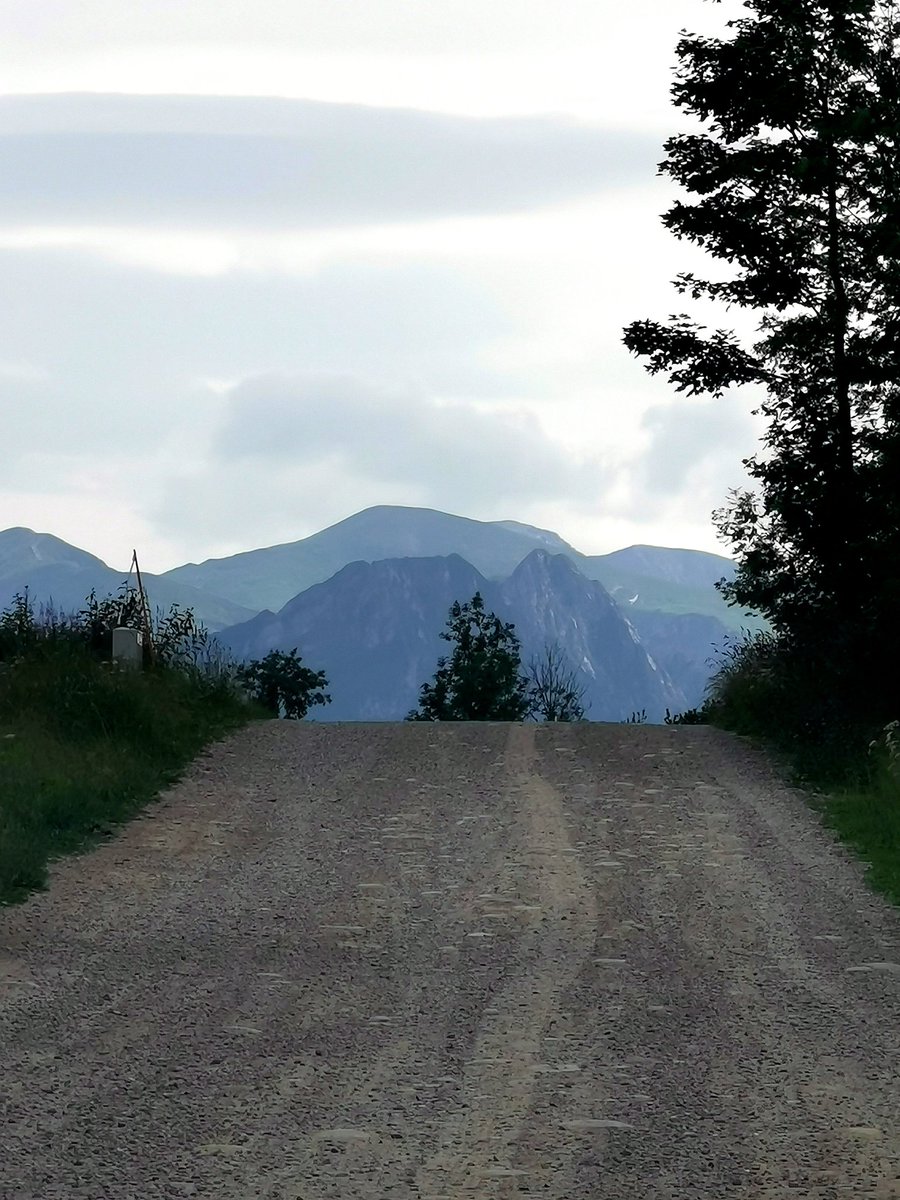rygacek's tweet photo. Giewont z Gronia 😉 https://t.co/HH8VvRwt16