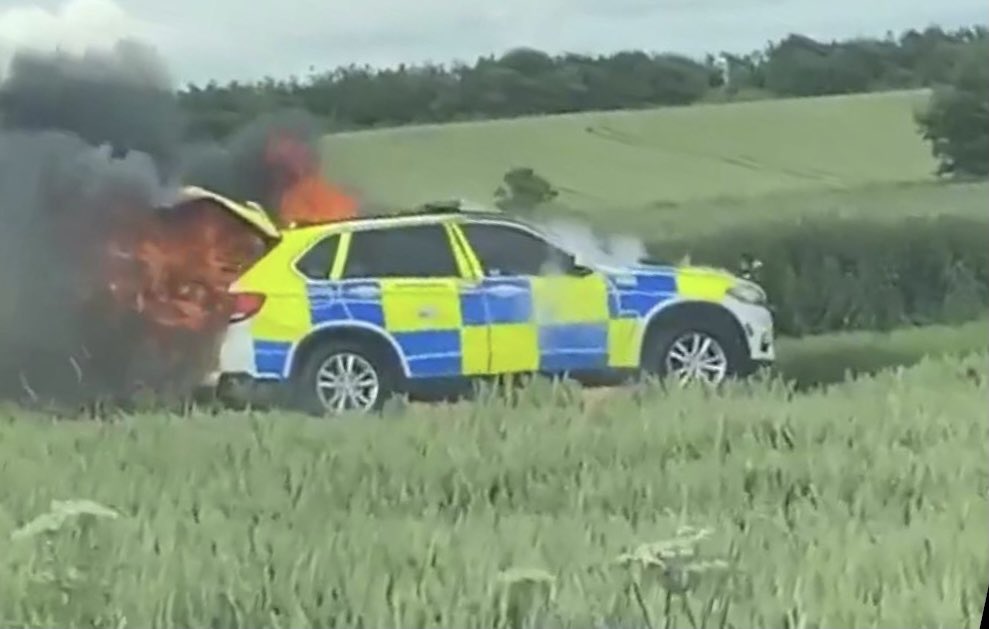 A road is partially blocked near #Wroughton following a police car fire. 

The marked BMW X5, believed to be an armed response vehicle, was ablaze on the A4361 shortly before 7pm.

The fire service is in attendance near #BroadHinton and there are delays reported in the area.