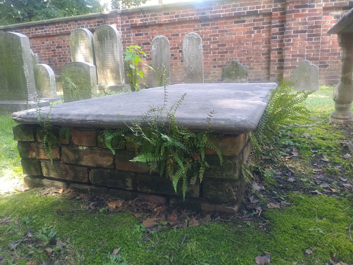 I've been to more old graveyards and burial sites thus summer than I've ever been to before. This tomb is my favorite so far. #weirdthingsyounoticewhilerunning #graveyards #cemetery #writersobserve #burymelikethis