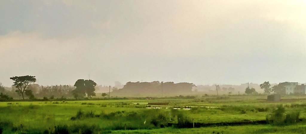 Shweta6115's tweet photo. Sham bhi koi jaise hai nadi
Lehar lehar jaise beh rahi hai

Koi ankahi, koi ansuni
Baat dheemi dheemi keh rahi hai ✨ https://t.co/FBQ9sbUPsp