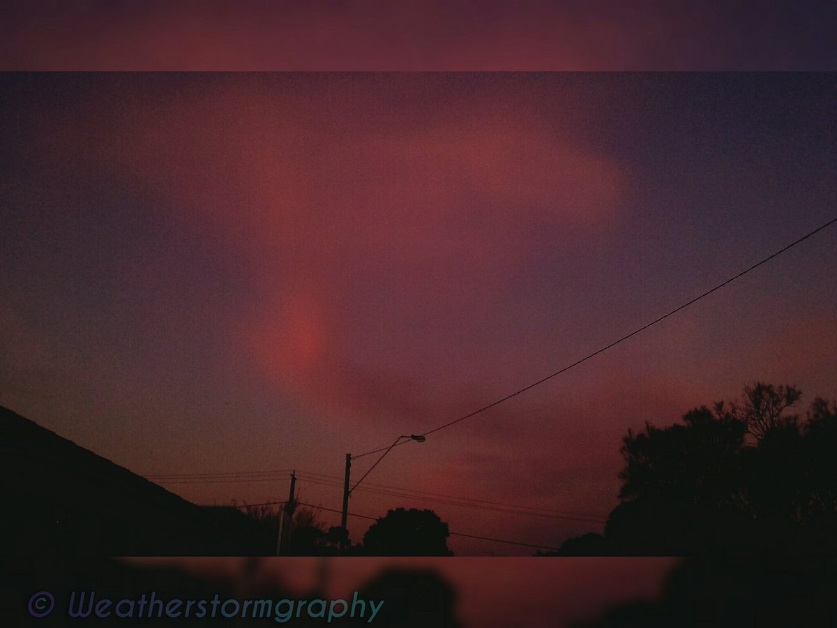 Johnted_113's tweet photo. 1/ Odd cloud sunset today - July 9 2021.
.
@BOM_Vic @VicStormChasers @The_FishmanAU #strangecloud #sunset #sunsetphotography #sunsetshots #sunsetlovers #sunsetlover #Melbournesunset #coldsunset #Melbournesky #sky #melbourneweather #melbweather #Melbourne
1/2 https://t.co/OkVn2sdHa3