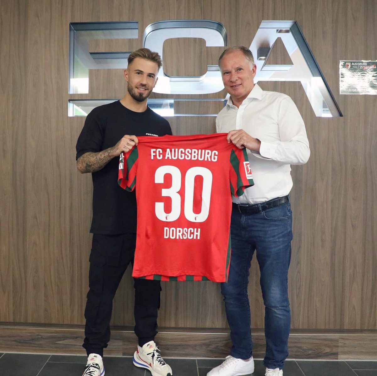 NiklasDorsch30's tweet photo. SERVUS AUGSBURG ⚽️❤️ @FCAugsburg #ND30 https://t.co/kIW3N6O0v7