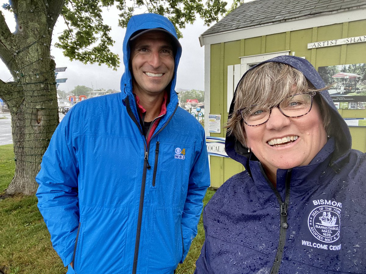 cilmer87's tweet photo. Was it worth it getting soaked? Yep! 
Thank you for being so kind @ericfisher @wbz 
#bestweatherman https://t.co/jbQjpnmsC3