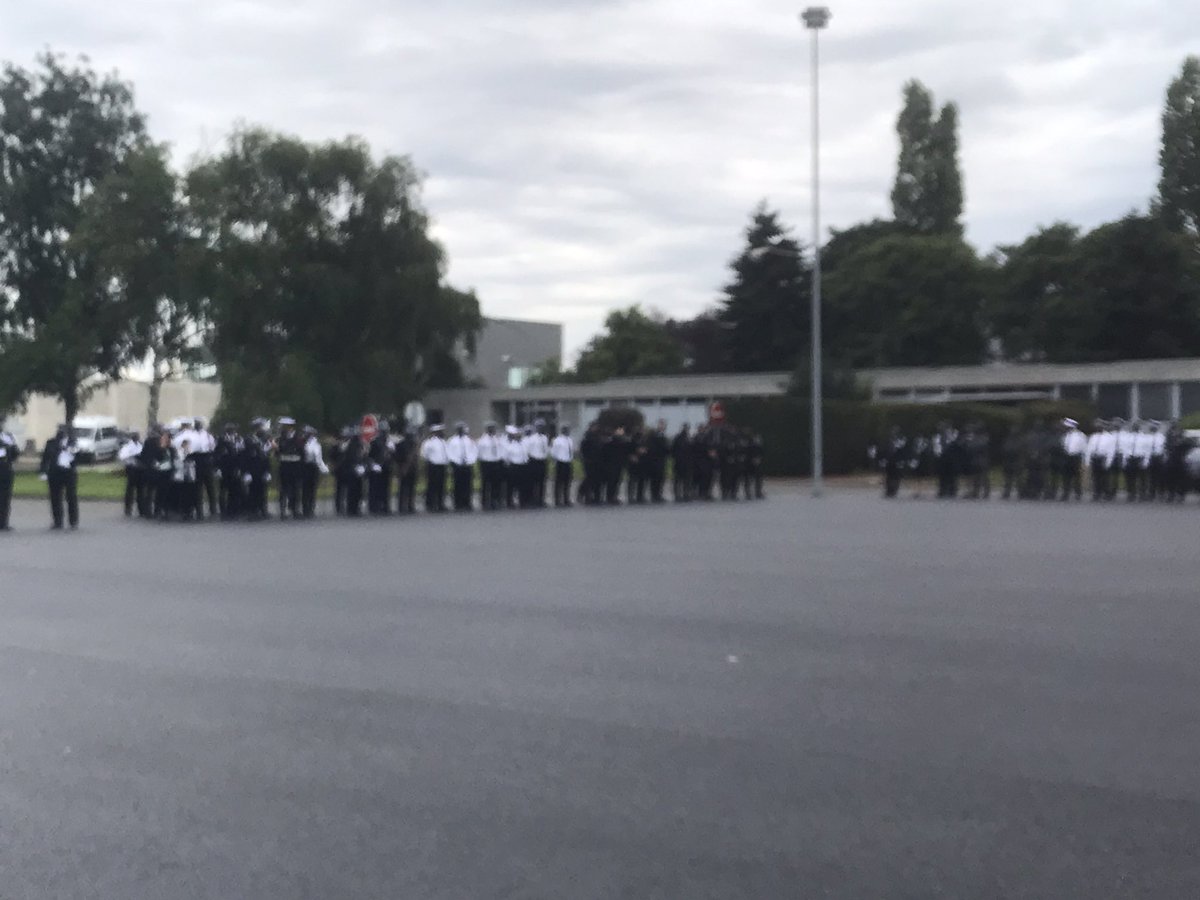 laurentmichel75's tweet photo. Début de la cérémonie d’hommage à la #police à la DZCRS de #Vélizy. @Interiale fière de soutenir la #police nationale et ses 150000 représentants. https://t.co/RIaSjwFMGR