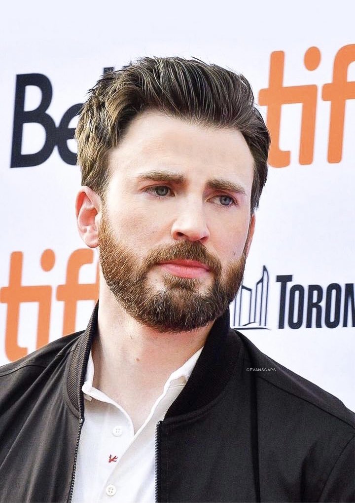 Chris Evans Captures tweet media